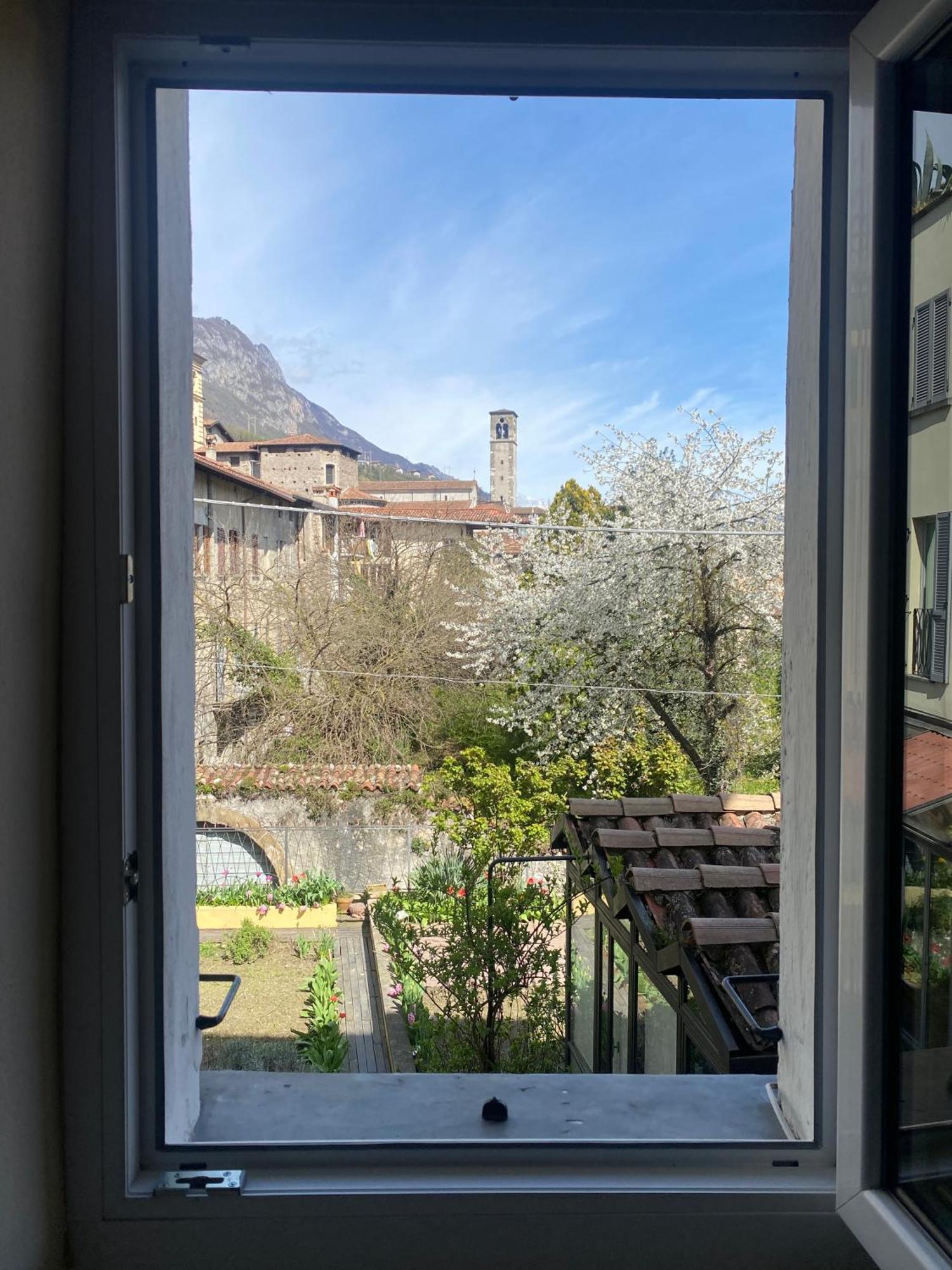 Appartamenti Al Rizzo Dei Santi Lovere Exteriör bild