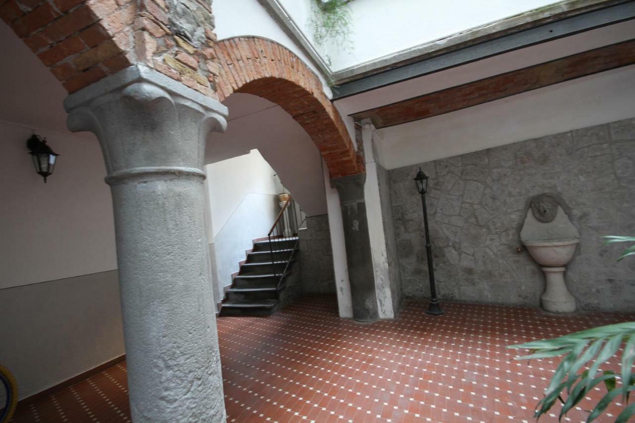 Appartamenti Al Rizzo Dei Santi Lovere Exteriör bild